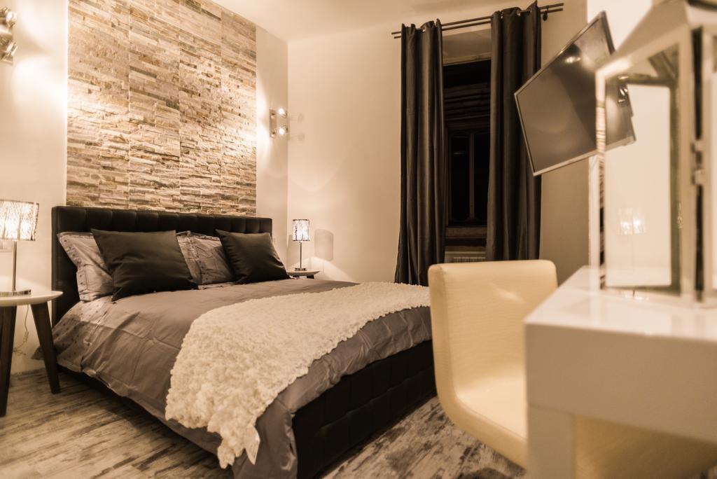Trevi & Pantheon Luxury Rooms روما الغرفة الصورة